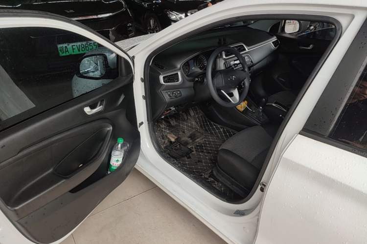 Used Hyundai Verna (older generation) 2020 1.4L Manual GL Refreshed Edition Driver Seat