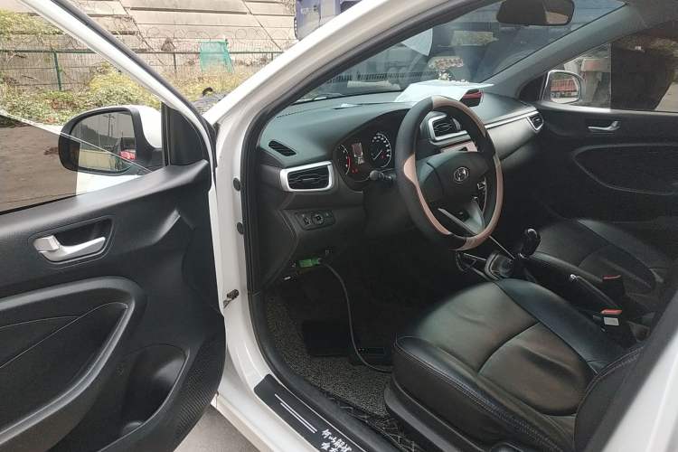 Used Hyundai Verna (older generation) 2020 1.4L Manual GL Refreshed Edition Driver Seat
