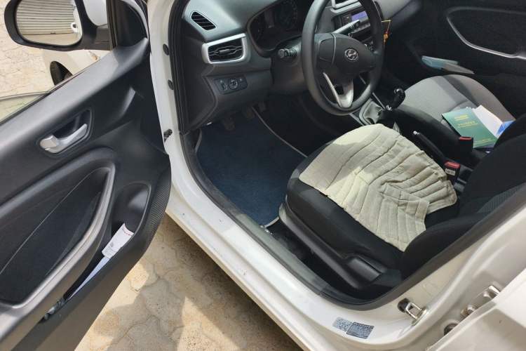 Used Hyundai Verna (older generation) 2020 1.4L Manual GL Refreshed Edition Driver Seat