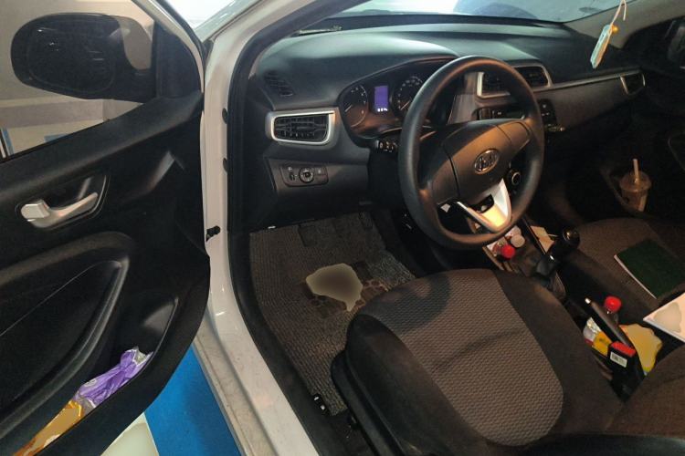 Used Hyundai Verna (older generation) 2020 1.4L Manual GL Refreshed Edition Driver Seat