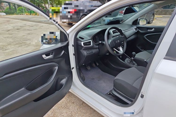 Used Hyundai Verna (older generation) 2020 1.4L Manual GL Refreshed Edition Driver Seat