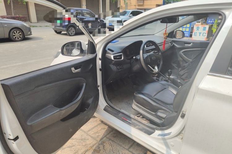 Used Hyundai Verna (older generation) 2020 1.4L Manual GL Refreshed Edition Driver Seat