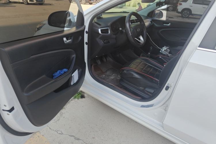 Used Hyundai Verna (older generation) 2020 1.4L Manual GL Refreshed Edition Driver Seat