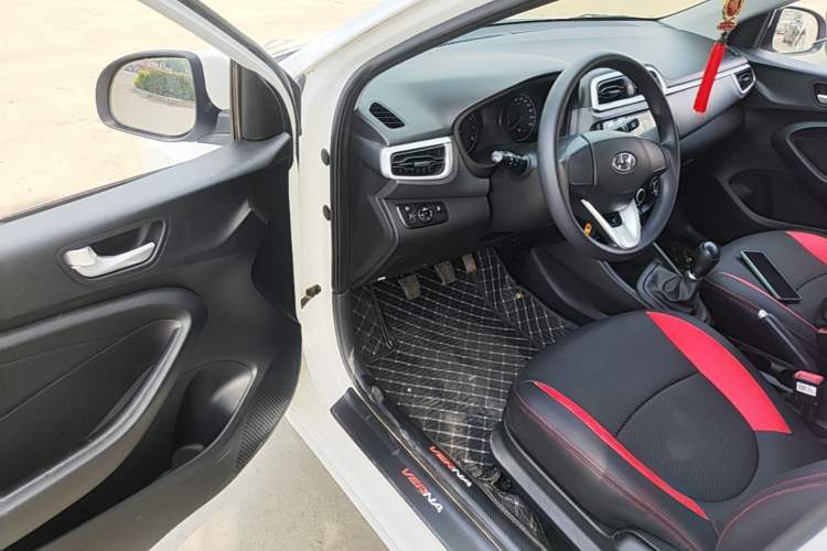 Used Hyundai Verna (older generation) 2020 1.4L Manual GL Refreshed Edition Driver Seat