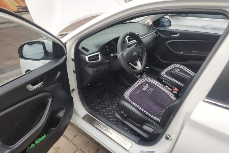 Used Hyundai Verna (older generation) 2020 1.4L Automatic GLS Enjoyment Edition Driver Seat