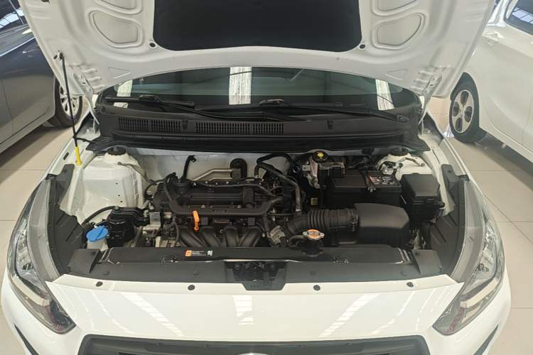 Used Hyundai Verna (older generation) 2020 1.4L Manual GL Refreshed Edition Engine Bay