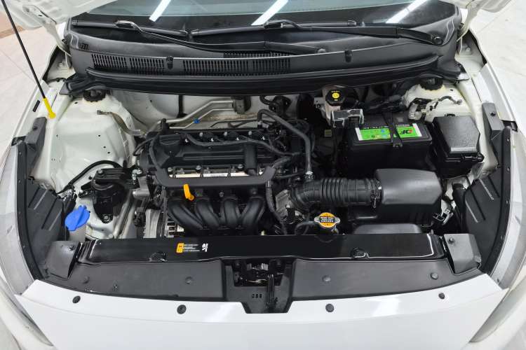 Used Hyundai Verna (older generation) 2020 1.4L Manual GL Refreshed Edition Engine Bay