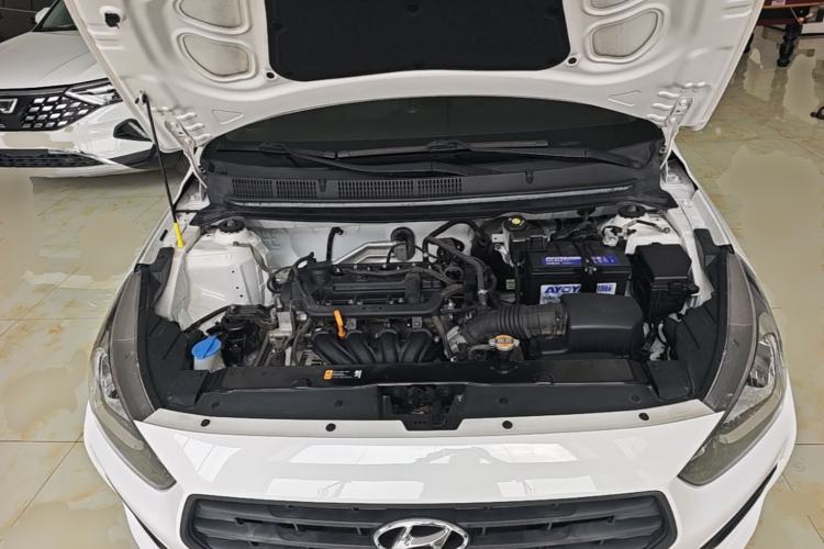 Used Hyundai Verna (older generation) 2020 1.4L Manual GL Refreshed Edition Engine Bay