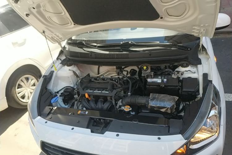 Used Hyundai Verna (older generation) 2020 1.4L Manual GL Refreshed Edition Engine Bay