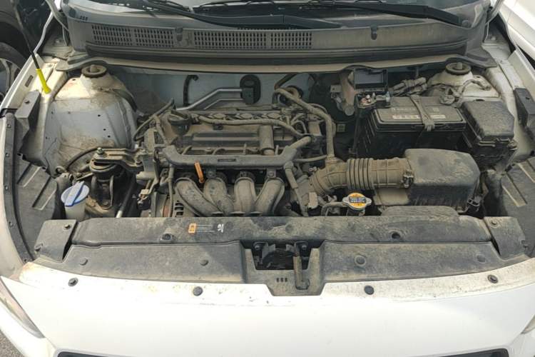 Used Hyundai Verna (older generation) 2020 1.4L Manual GL Refreshed Edition Engine Bay