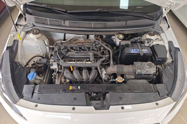 Used Hyundai Verna (older generation) 2020 1.4L Manual GL Refreshed Edition Engine Bay