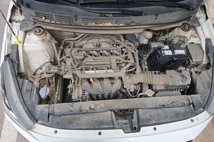 Used Hyundai Verna (older generation) 2020 1.4L Manual GL Refreshed Edition Engine Bay