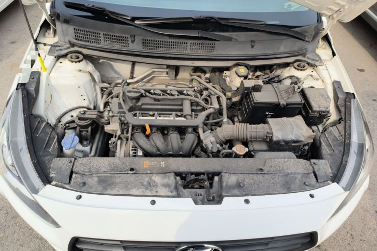 Used Hyundai Verna (older generation) 2020 1.4L Manual GL Refreshed Edition Engine Bay