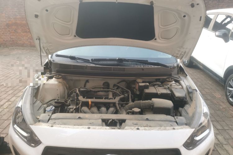 Used Hyundai Verna (older generation) 2020 1.4L Manual GL Refreshed Edition Engine Bay