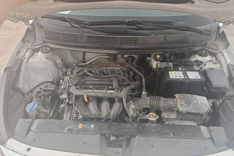 Used Hyundai Verna (older generation) 2020 1.4L Manual GL Refreshed Edition Engine Bay