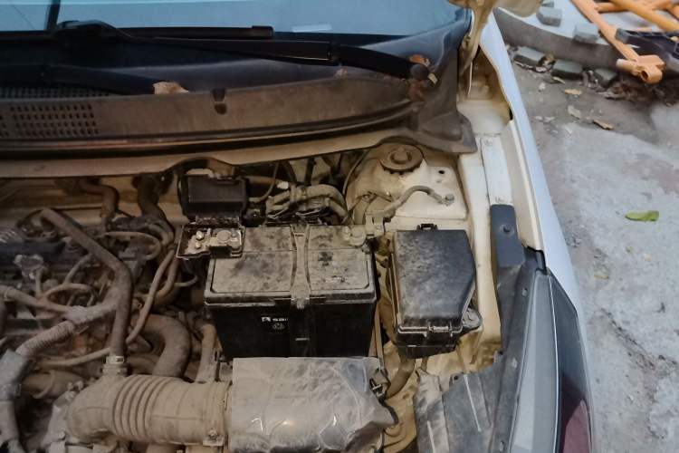 Used Hyundai Verna (older generation) 2020 1.4L Manual GL Refreshed Edition Engine Bay Left