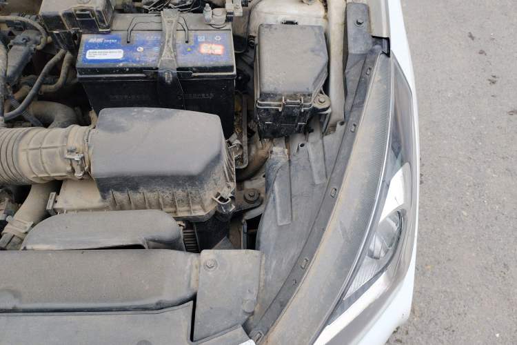 Used Hyundai Verna (older generation) 2020 1.4L Manual GL Refreshed Edition Engine Bay Left