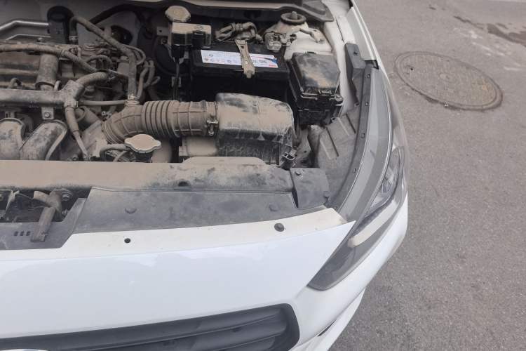 Used Hyundai Verna (older generation) 2020 1.4L Manual GL Refreshed Edition Engine Bay Left