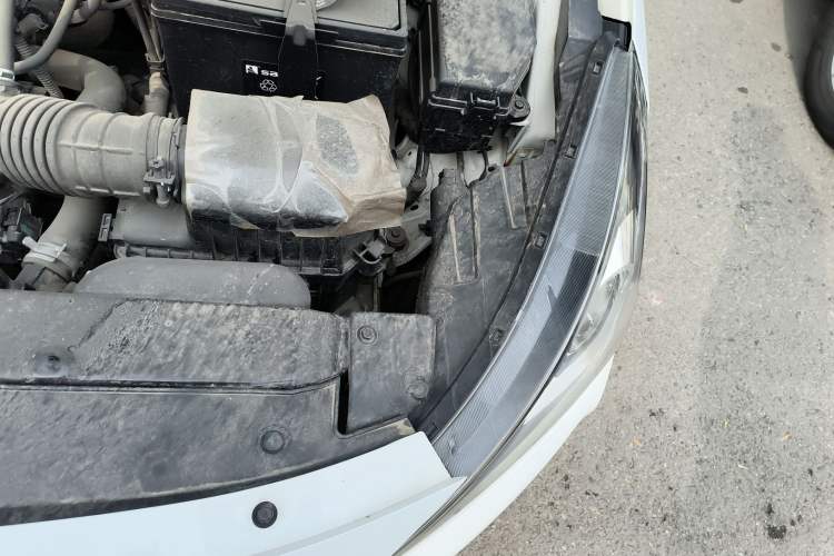 Used Hyundai Verna (older generation) 2020 1.4L Manual GL Refreshed Edition Engine Bay Left