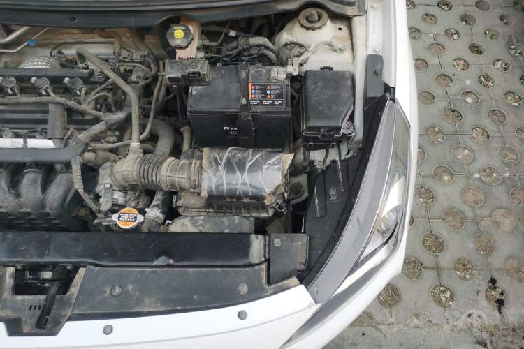 Used Hyundai Verna (older generation) 2020 1.4L Manual GL Refreshed Edition Engine Bay Left