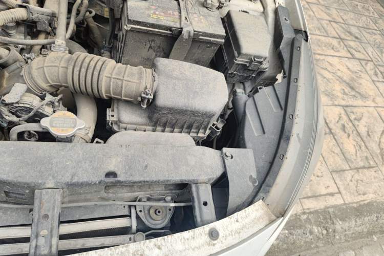 Used Hyundai Verna (older generation) 2020 1.4L Manual GL Refreshed Edition Engine Bay Left