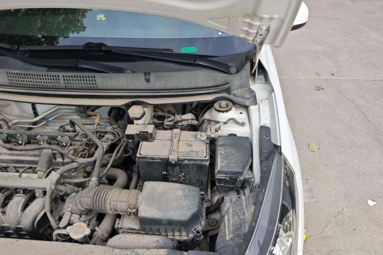 Used Hyundai Verna (older generation) 2020 1.4L Manual GL Refreshed Edition Engine Bay Left