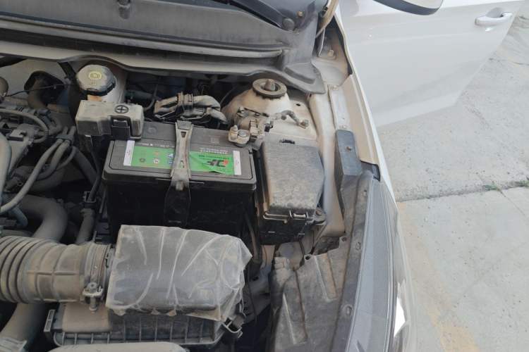 Used Hyundai Verna (older generation) 2020 1.4L Manual GL Refreshed Edition Engine Bay Left