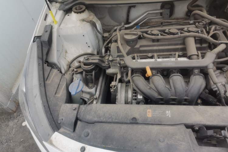 Used Hyundai Verna (older generation) 2020 1.4L Manual GLS Vibrant Edition Engine Bay Right