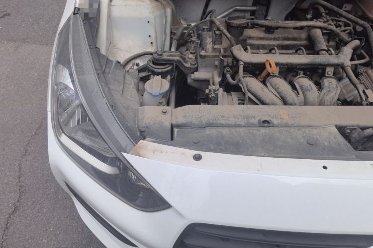 Used Hyundai Verna (older generation) 2020 1.4L Manual GL Refreshed Edition Engine Bay Right