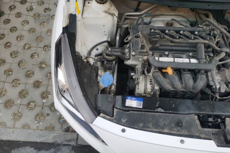 Used Hyundai Verna (older generation) 2020 1.4L Manual GL Refreshed Edition Engine Bay Right