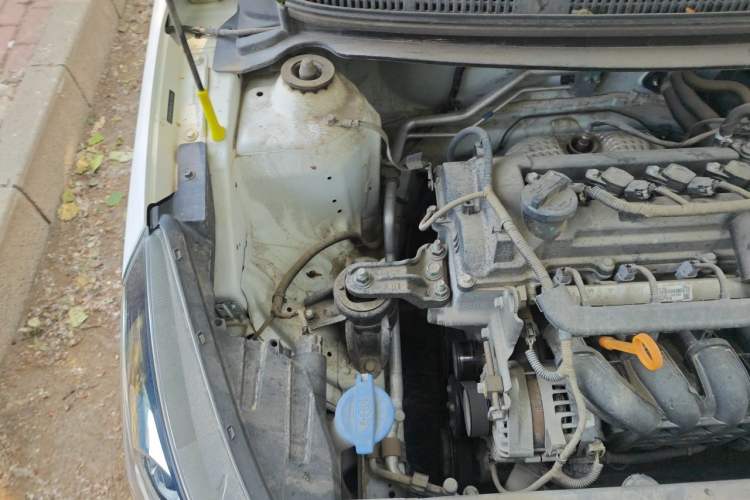 Used Hyundai Verna (older generation) 2020 1.4L Manual GLS Vibrant Edition Engine Bay Right