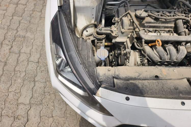 Used Hyundai Verna (older generation) 2020 1.4L Manual GL Refreshed Edition Engine Bay Right