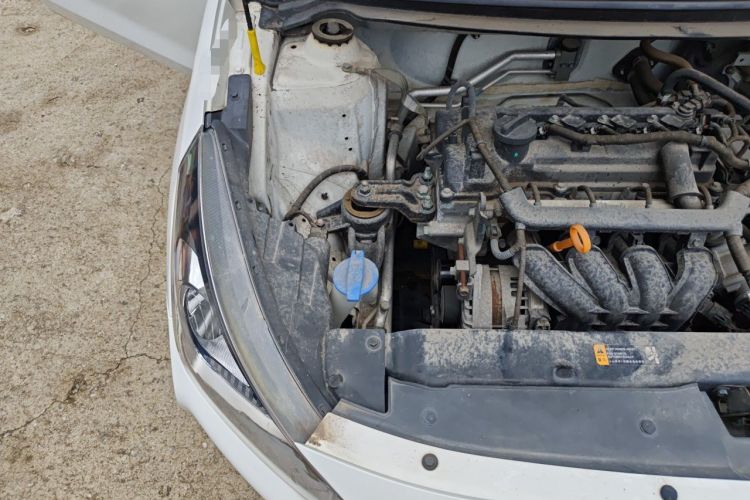 Used Hyundai Verna (older generation) 2020 1.4L Manual GL Refreshed Edition Engine Bay Right