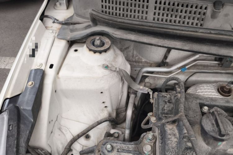 Used Hyundai Verna (older generation) 2020 1.4L Manual GL Refreshed Edition Engine Bay Right
