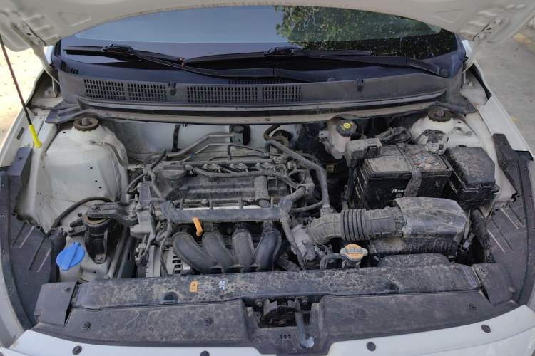 Used Hyundai Verna (older generation) 2020 1.4L Manual GL Refreshed Edition Engine Bay