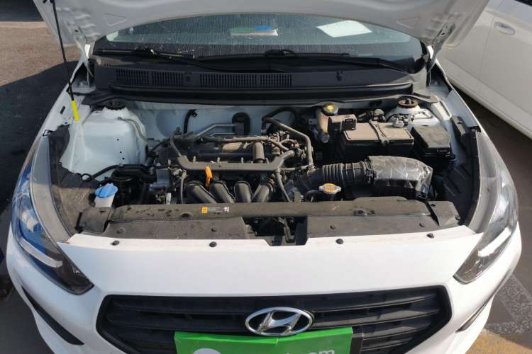 Used Hyundai Verna (older generation) 2020 1.4L Manual GL Refreshed Edition Engine Bay