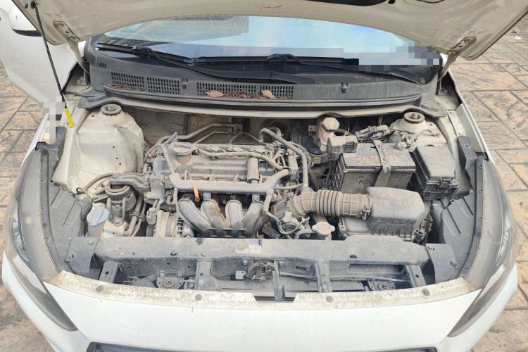 Used Hyundai Verna (older generation) 2020 1.4L Manual GL Refreshed Edition Engine Bay