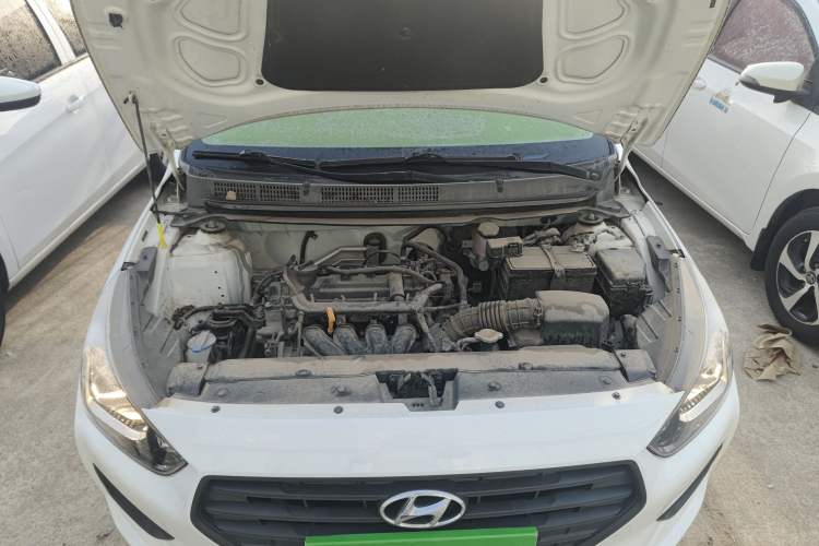 Used Hyundai Verna (older generation) 2020 1.4L Manual GL Refreshed Edition Engine Bay
