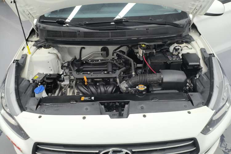 Used Hyundai Verna (older generation) 2020 1.4L Manual GL Refreshed Edition Engine Bay