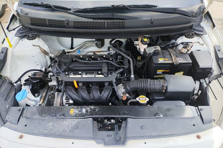 Used Hyundai Verna (older generation) 2020 1.4L Manual GL Refreshed Edition Engine Bay