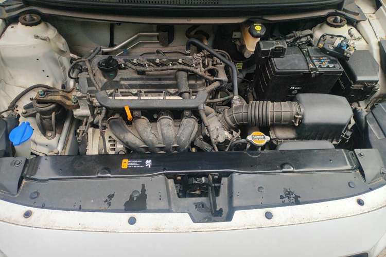 Used Hyundai Verna (older generation) 2020 1.4L Manual GL Refreshed Edition Engine Bay