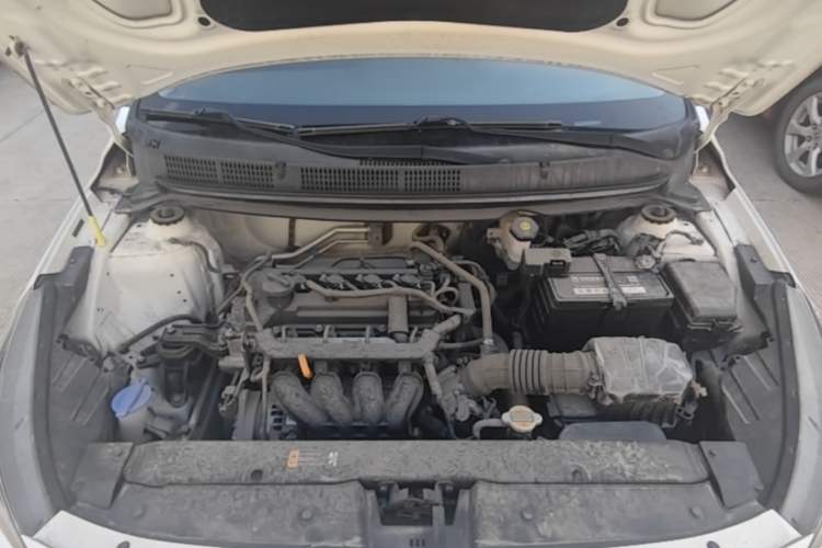 Used Hyundai Verna (older generation) 2020 1.4L Manual GL Refreshed Edition Engine Bay