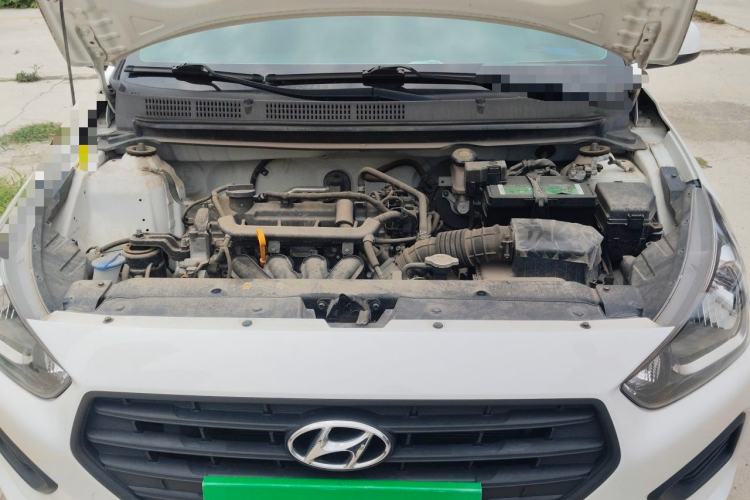 Used Hyundai Verna (older generation) 2020 1.4L Manual GL Refreshed Edition Engine Bay