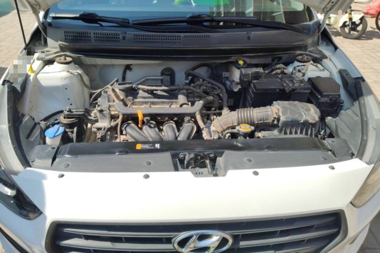 Used Hyundai Verna (older generation) 2020 1.4L Manual GL Refreshed Edition Engine Bay
