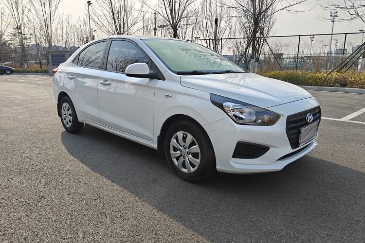Used Hyundai Verna (older generation) 2020 1.4L Manual GL Refreshed Edition Exterior 1