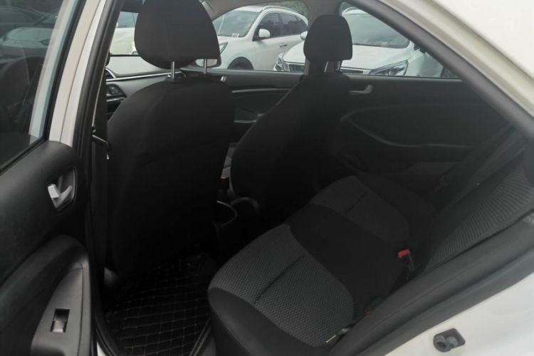 Used Hyundai Verna (older generation) 2020 1.4L Manual GL Refreshed Edition Exterior 2