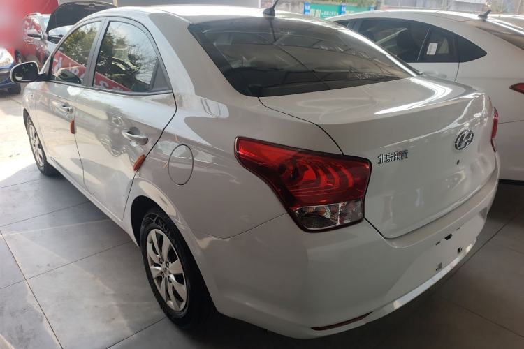 Used Hyundai Verna (older generation) 2020 1.4L Manual GL Refreshed Edition Exterior 2