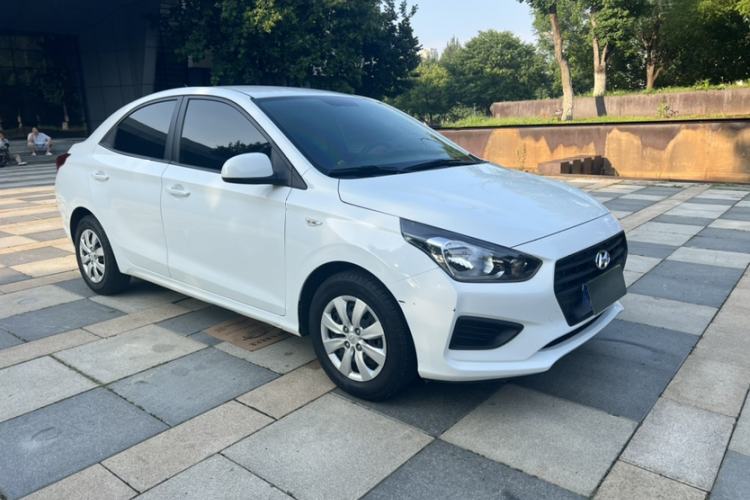 Used Hyundai Verna (older generation) 2020 1.4L Manual GL Refreshed Edition Exterior 2