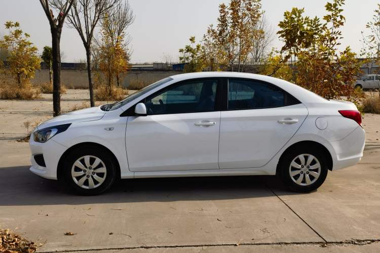 Used Hyundai Verna (older generation) 2020 1.4L Manual GL Refreshed Edition Exterior 2