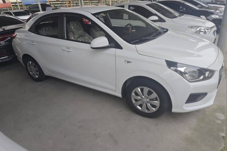 Used Hyundai Verna (older generation) 2020 1.4L Manual GL Refreshed Edition Exterior 2